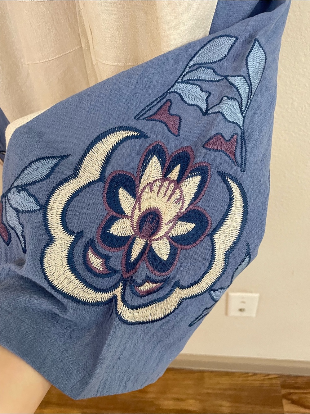 Umgee Floral Embroidered Barrel Pull On Pant Size Medium Boho-Coastal - Picture 7 of 10
